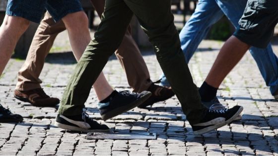 Camminare è utile contro il gonfiore delle gambe