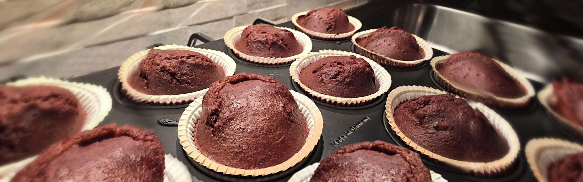 Molten chocolate lava cupcakes