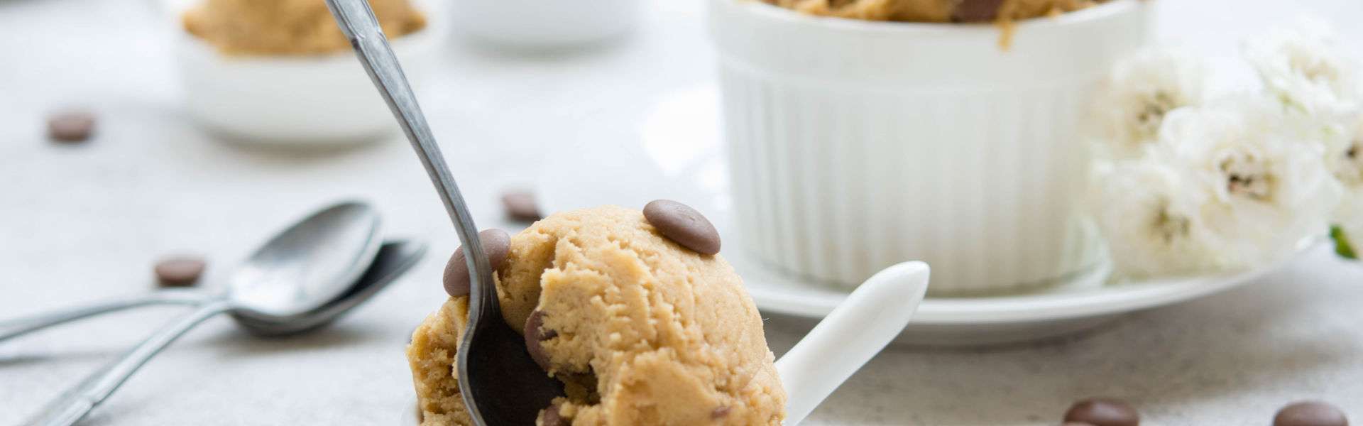 Cookie dough: l'impasto dei biscotti da mangiare crudo senza uova