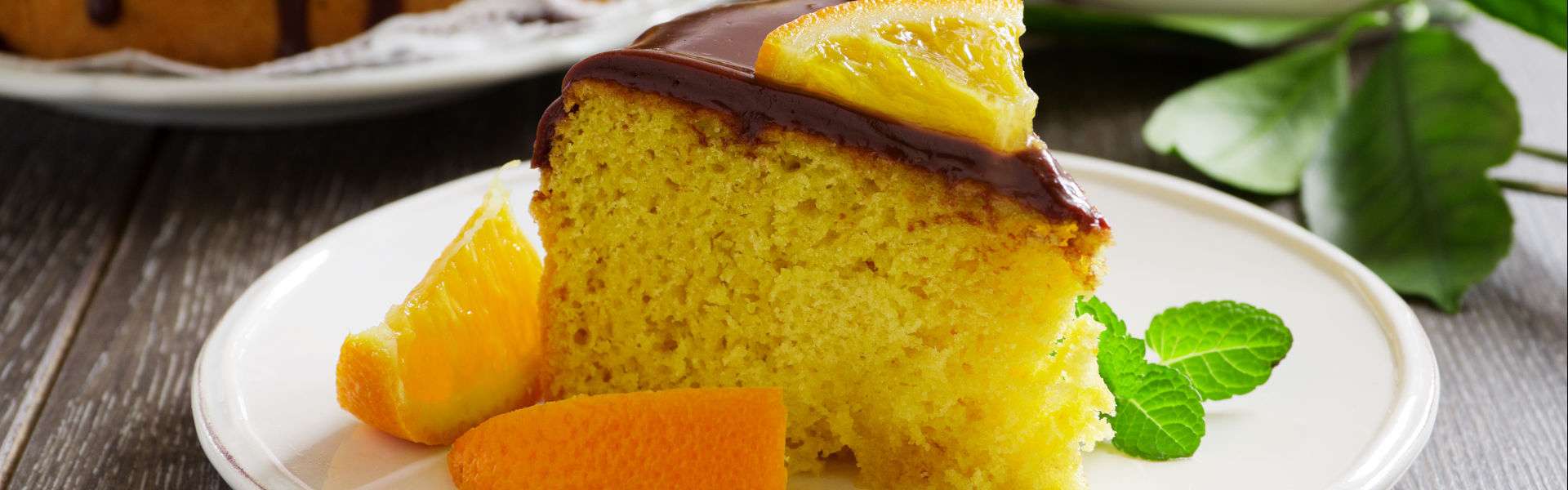 Orange juice and cream cake: very soft and rich in vitamin C