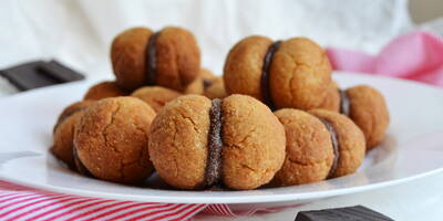 Baci di dama: la ricetta semplice e i trucchi per averli senza uova senza zucchero e burro