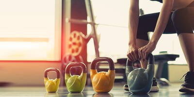 Which is better: machines or free weights?