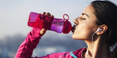 Las 7 razones por las que es tan importante beber agua