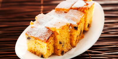 Poke cake: le gâteau qui est rempli d'une méthode astucieuse et que tout le monde aime
