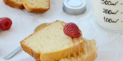 Gâteau aux prunes au citron et aux amandes