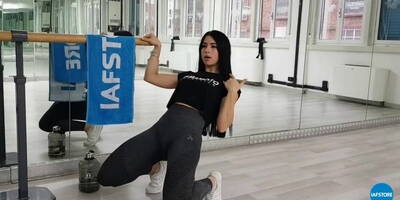 Sentadilla sissy sin maquina | Ejecución de cuerpo libre para entrenar los cuádriceps