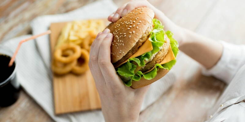 Perchè il Fast Food rende il sistema immunitario più aggressivo